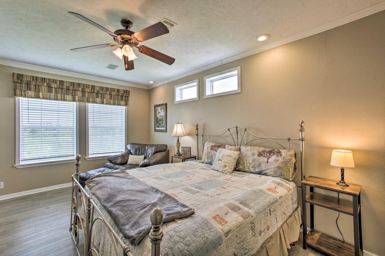 Waterfront New Orleans Home With Private Dock And Pier Екстериор снимка